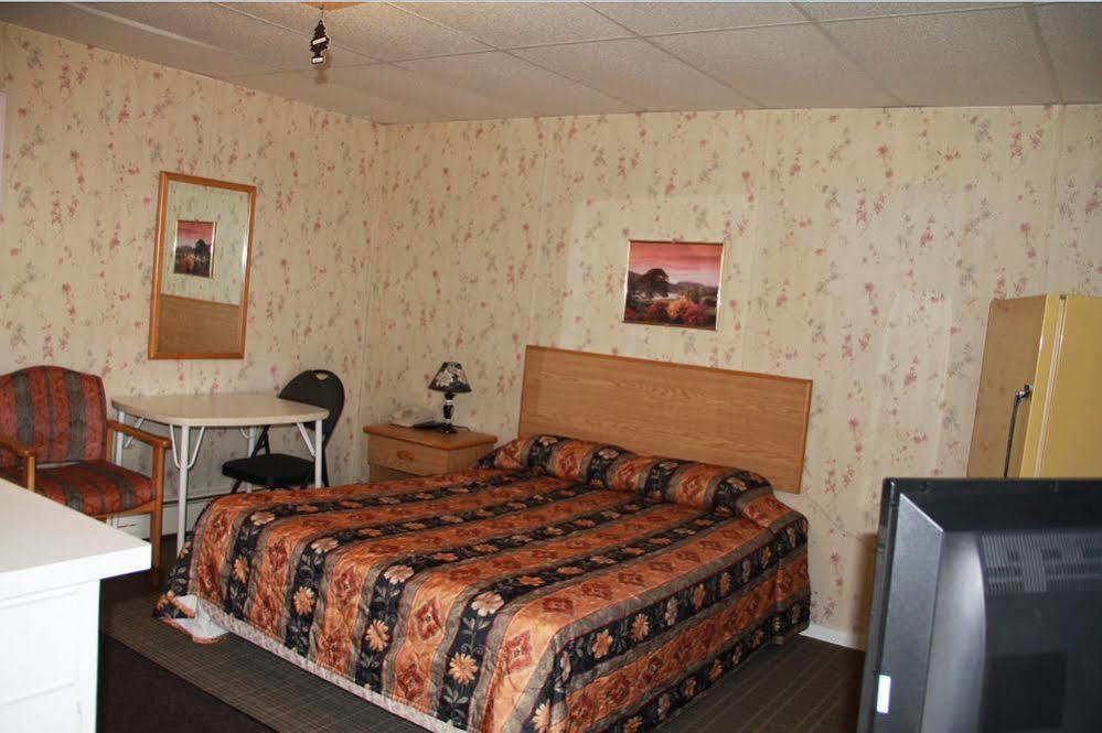 Bluebird Motel Innisfail ภายนอก รูปภาพ
